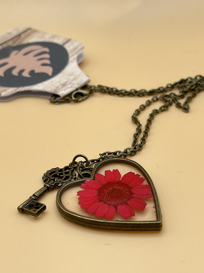 Red Daisy Necklace